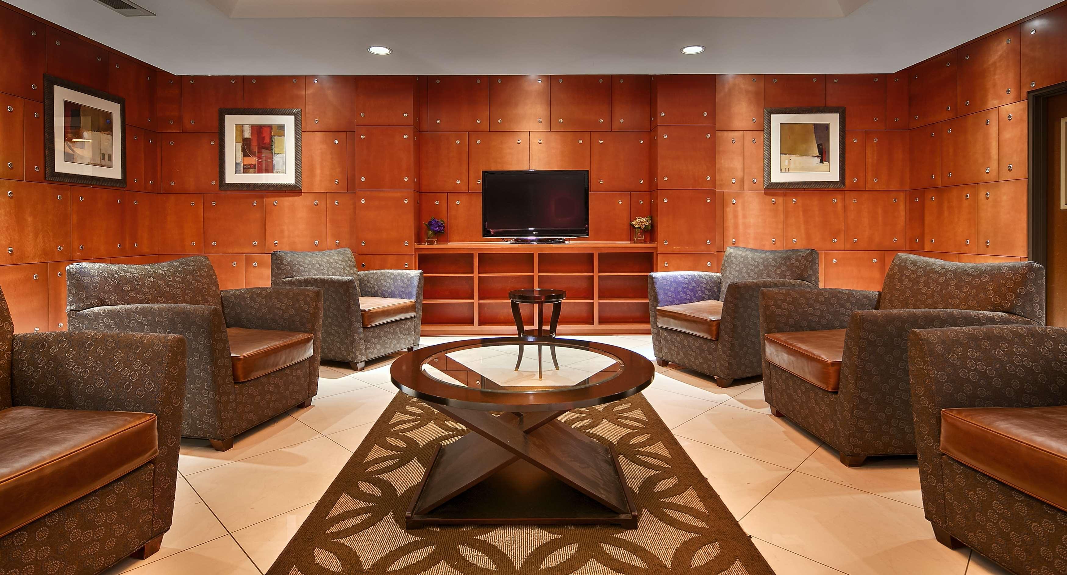 Best Western Plus Flowood Inn & Suites Bagian luar foto