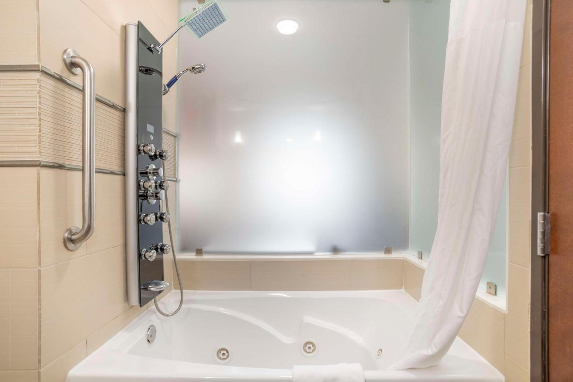 Best Western Plus Flowood Inn & Suites Bagian luar foto