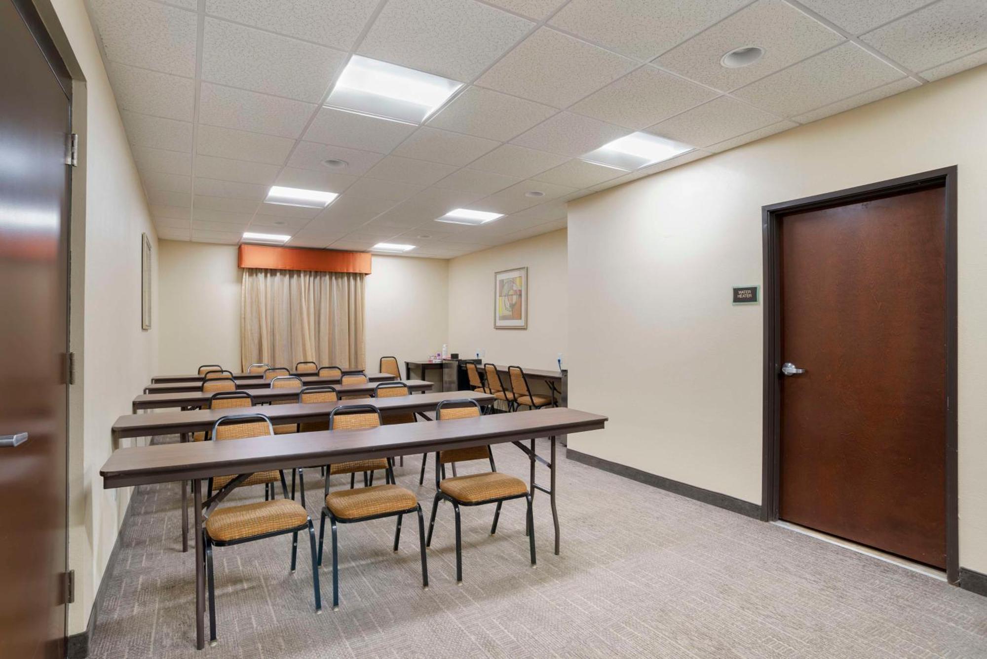 Best Western Plus Flowood Inn & Suites Bagian luar foto