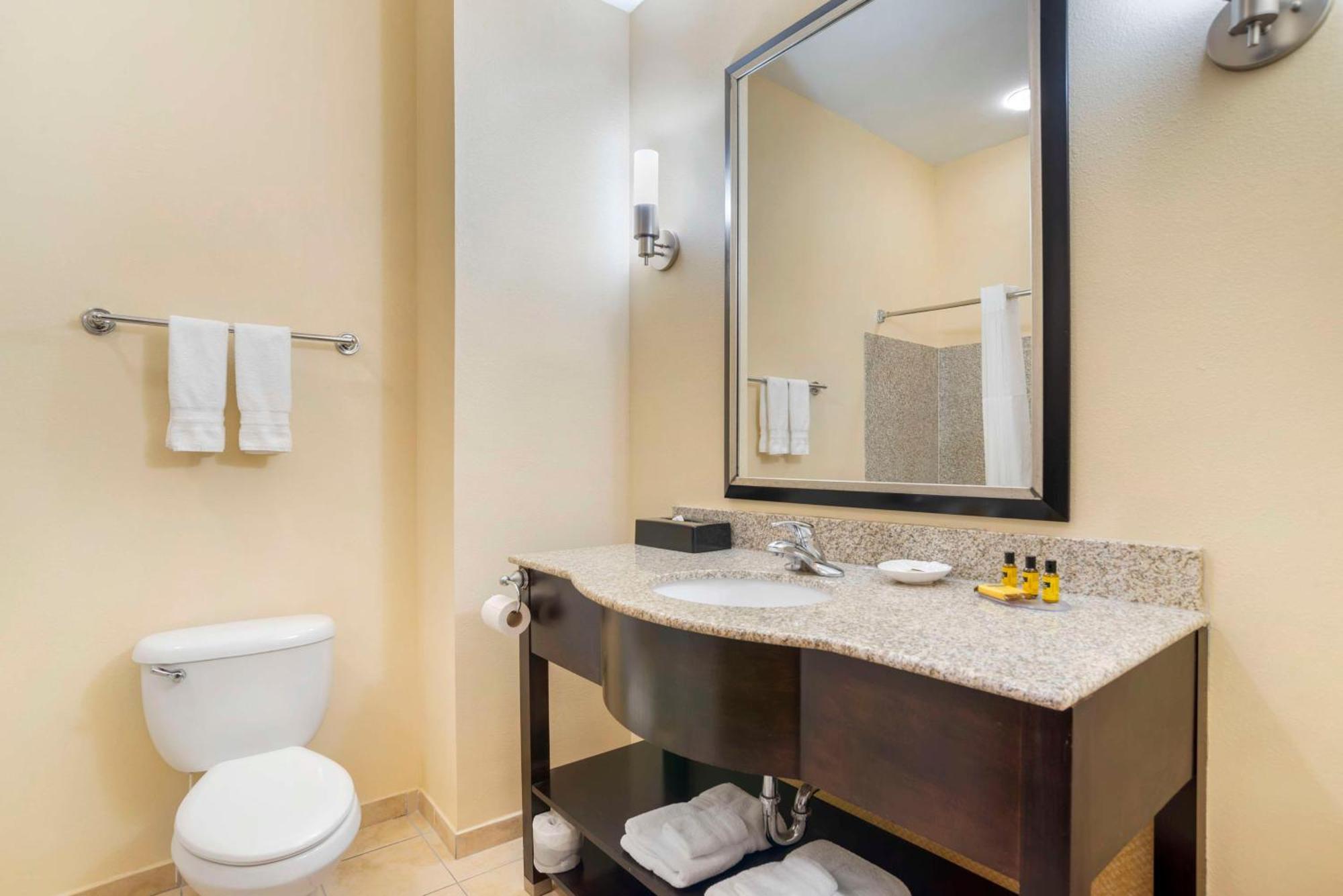 Best Western Plus Flowood Inn & Suites Bagian luar foto