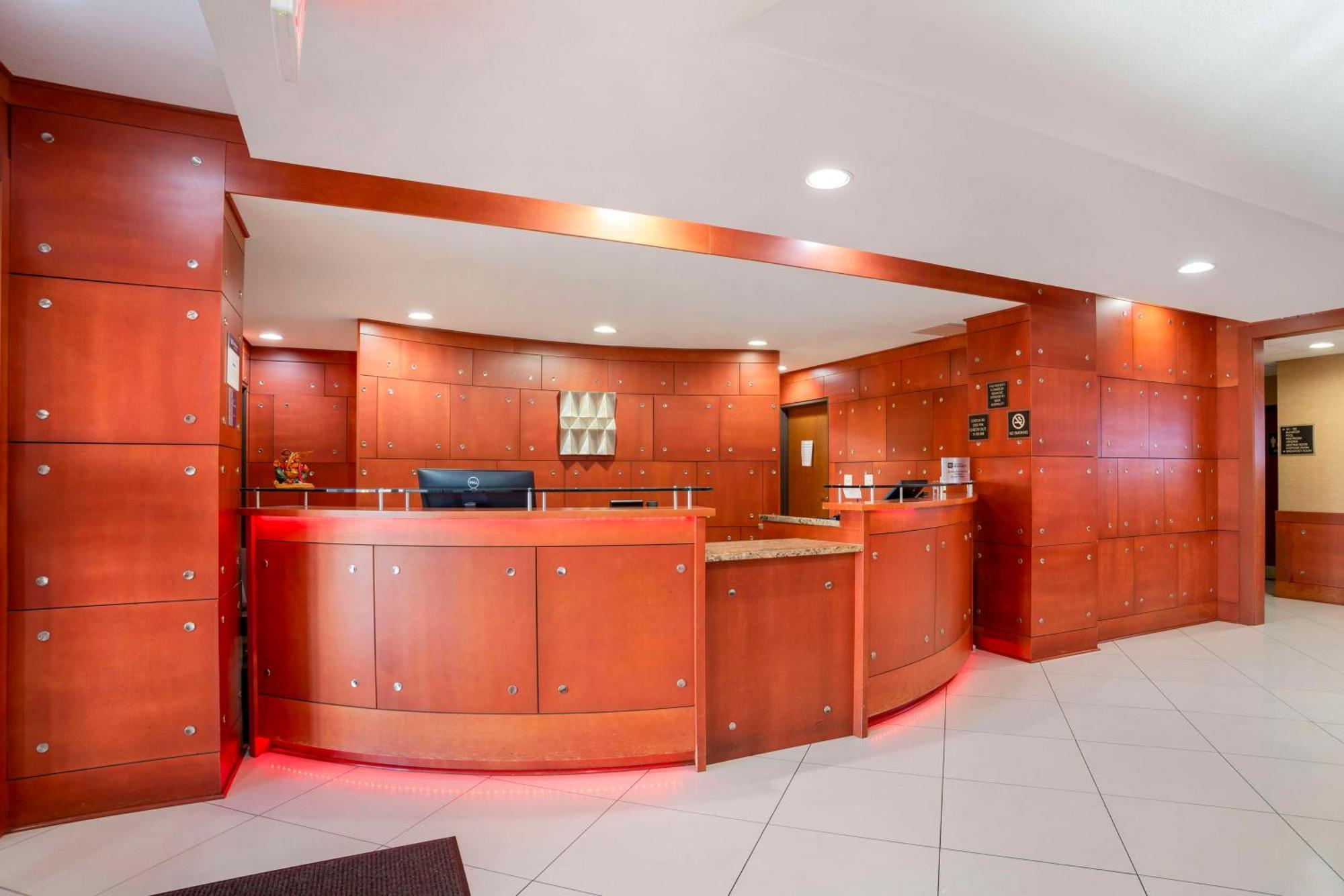 Best Western Plus Flowood Inn & Suites Bagian luar foto
